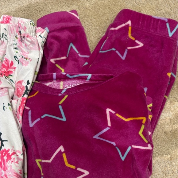 Lot of floral and Star Print Kids Pajamas Set - Picture 6 of 7